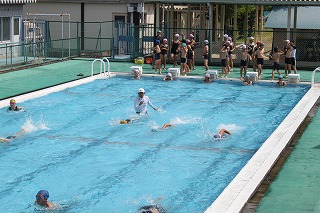 水泳